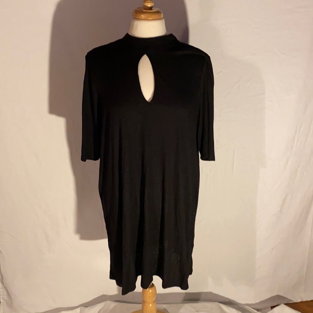 NWOT torrid high neck tunic with keyhole. Size 3